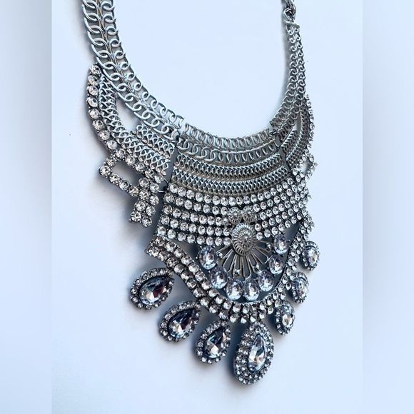 Silver Colored Necklace - Picture 5 of 5